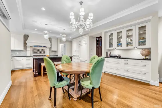 4358 Erwin Drive, West Vancouver For Sale - image 21