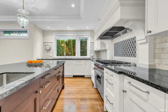 4358 Erwin Drive, West Vancouver For Sale - image 23