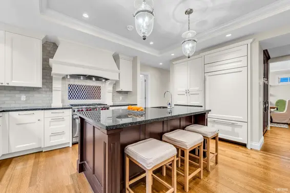 4358 Erwin Drive, West Vancouver For Sale - image 25