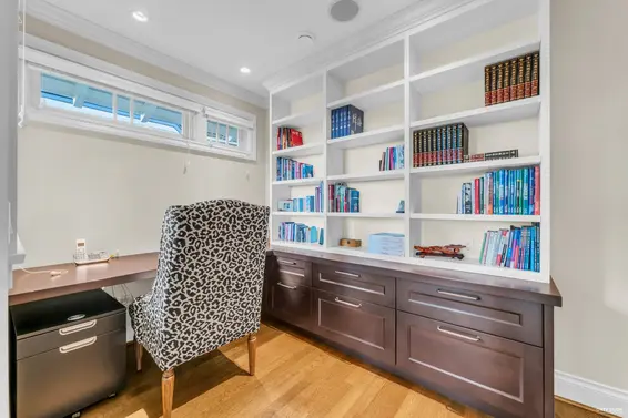 4358 Erwin Drive, West Vancouver For Sale - image 28