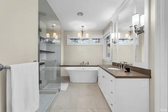 4358 Erwin Drive, West Vancouver For Sale - image 31