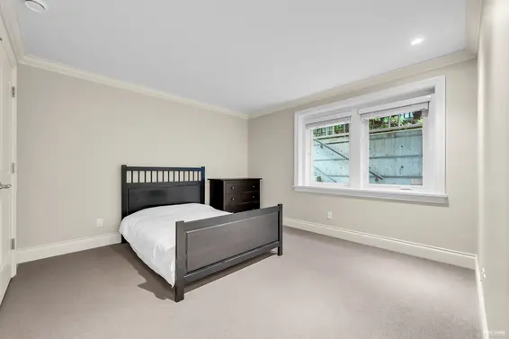 4358 Erwin Drive, West Vancouver For Sale - image 37