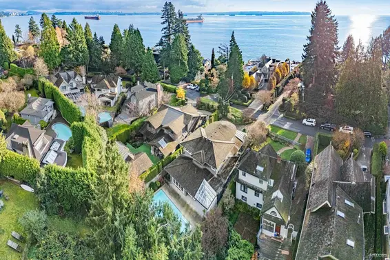 4358 Erwin Drive, West Vancouver For Sale - image 40