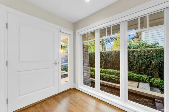 4358 Erwin Drive, West Vancouver For Sale - image 5