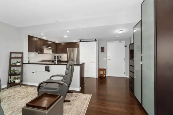 213 1288 Chesterfield Avenue, North Vancouver For Sale - image 13