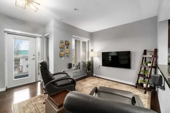 213 1288 Chesterfield Avenue, North Vancouver For Sale - image 6