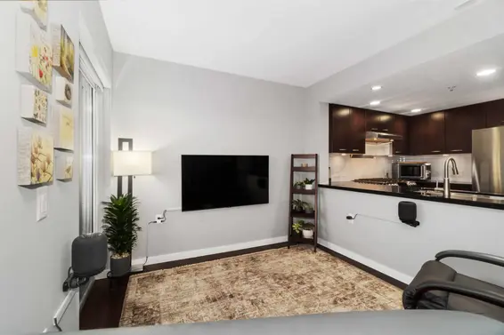 213 1288 Chesterfield Avenue, North Vancouver For Sale - image 8