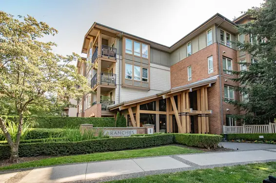 104 1111 East 27th Street, North Vancouver