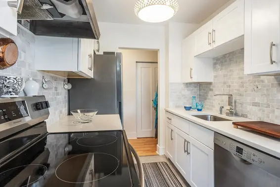 404 1425 Esquimalt Avenue, West Vancouver For Sale - image 17
