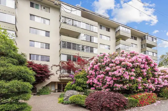 404 1425 Esquimalt Avenue, West Vancouver For Sale - image 2