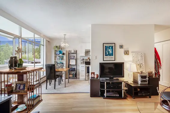 404 1425 Esquimalt Avenue, West Vancouver For Sale - image 7
