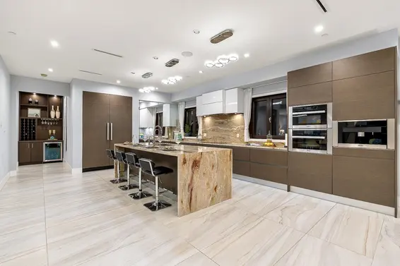 2052 Inglewood Avenue, West Vancouver For Sale - image 11