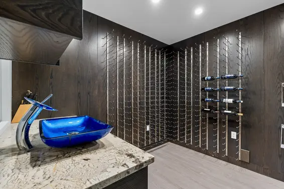 2052 Inglewood Avenue, West Vancouver For Sale - image 16