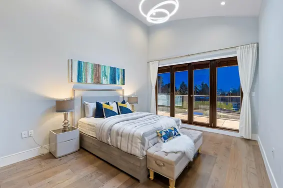 2052 Inglewood Avenue, West Vancouver For Sale - image 25