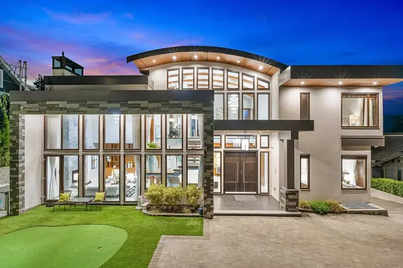 2052 Inglewood Avenue, West Vancouver For Sale - image 36