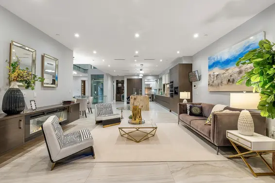 2052 Inglewood Avenue, West Vancouver For Sale - image 9