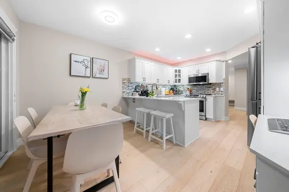 206 288 East 6th Street, North Vancouver For Sale - image 3