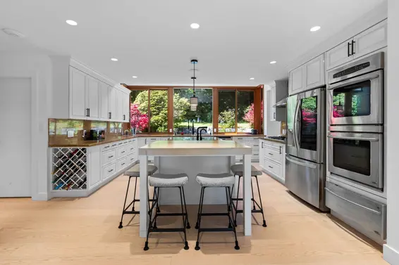 537 Eastcot Road, West Vancouver For Sale - image 11