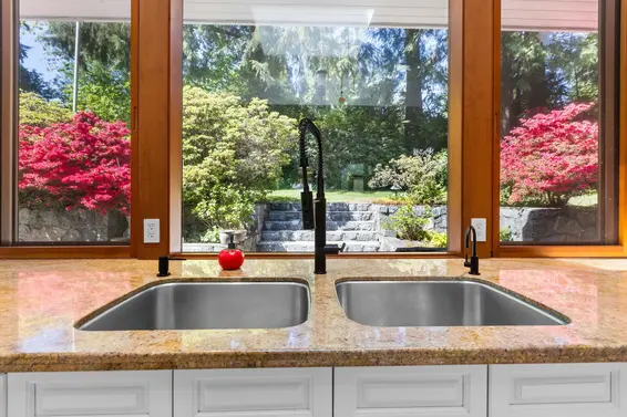 537 Eastcot Road, West Vancouver For Sale - image 16