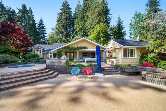 537 Eastcot Road, West Vancouver For Sale - image 2