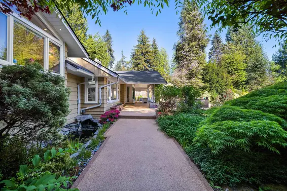 537 Eastcot Road, West Vancouver For Sale - image 3