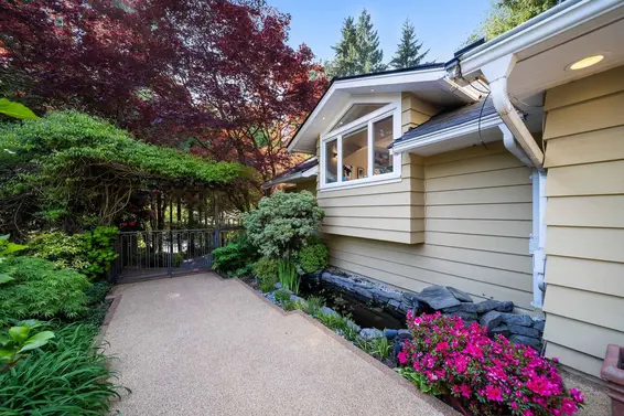 537 Eastcot Road, West Vancouver For Sale - image 34