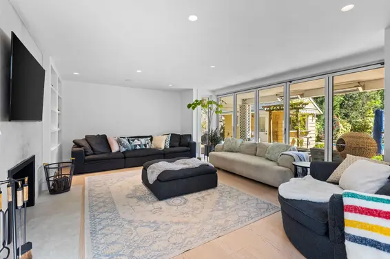 537 Eastcot Road, West Vancouver For Sale - image 8