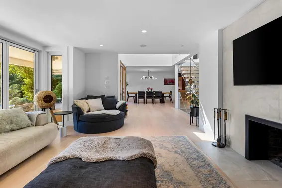 537 Eastcot Road, West Vancouver For Sale - image 9