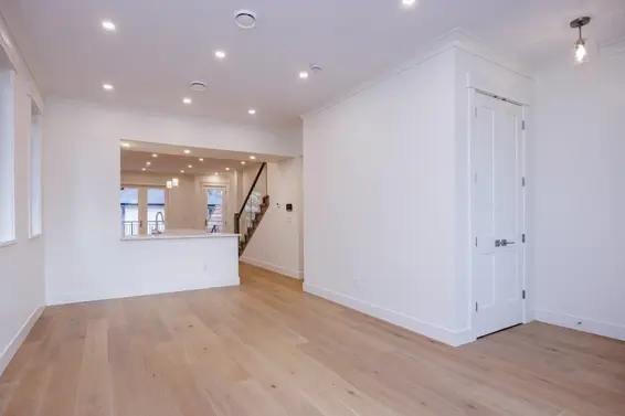 254 East 18th Street, North Vancouver For Sale - image 9