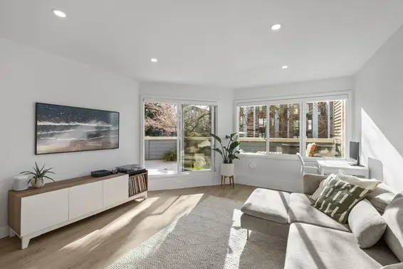 101 156 West 21st Street, North Vancouver For Sale - image 2