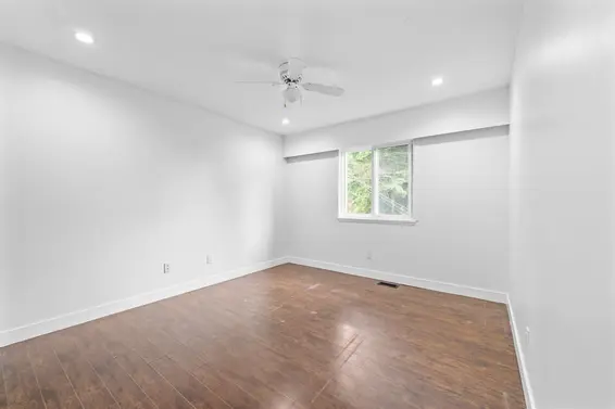 3849 Bayridge Avenue, West Vancouver For Sale - image 17