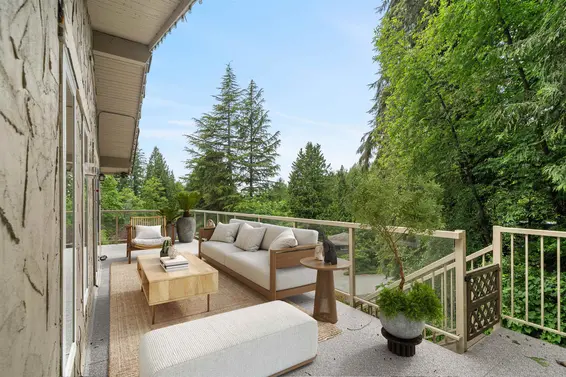 3849 Bayridge Avenue, West Vancouver For Sale - image 24