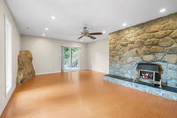 3849 Bayridge Avenue, West Vancouver For Sale - image 25