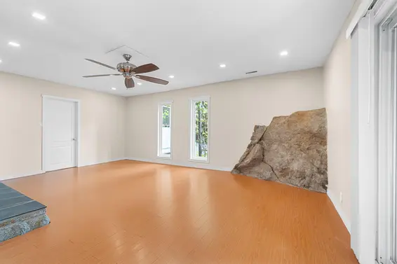 3849 Bayridge Avenue, West Vancouver For Sale - image 27