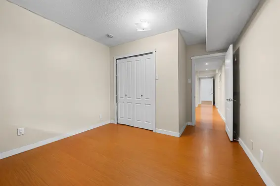 3849 Bayridge Avenue, West Vancouver For Sale - image 30