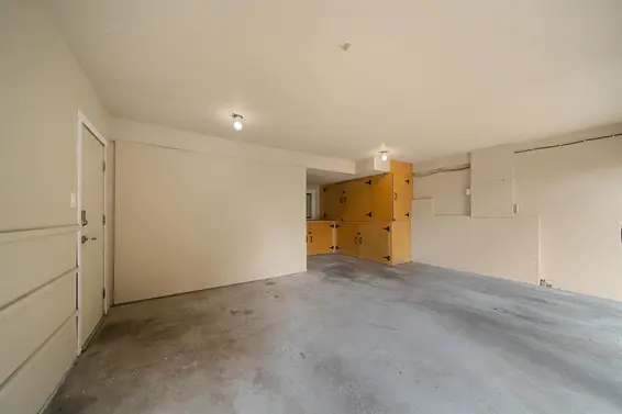 3849 Bayridge Avenue, West Vancouver For Sale - image 36