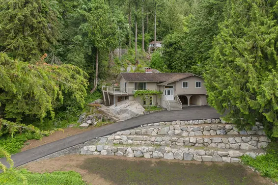 3849 Bayridge Avenue, West Vancouver For Sale - image 4