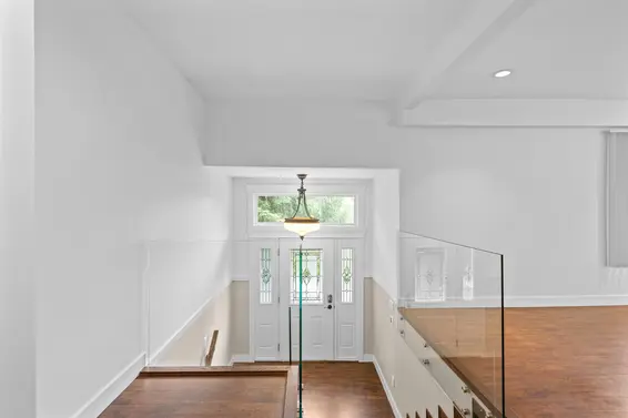 3849 Bayridge Avenue, West Vancouver For Sale - image 5