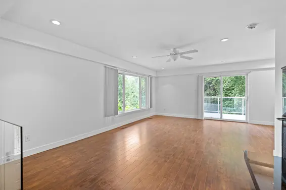3849 Bayridge Avenue, West Vancouver For Sale - image 8