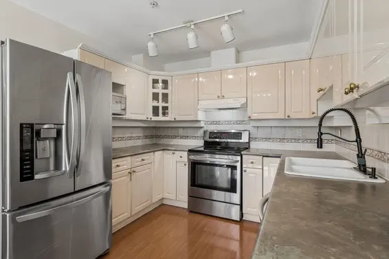 3 222 East 5th Street, North Vancouver For Sale - image 19