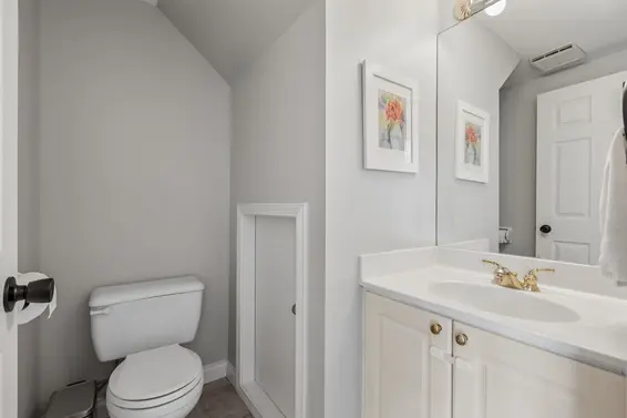 3 222 East 5th Street, North Vancouver For Sale - image 31