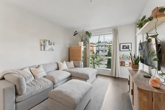 210 625 East 3rd Street, North Vancouver