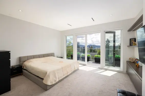 1052 Calverhall Street, North Vancouver For Sale - image 18