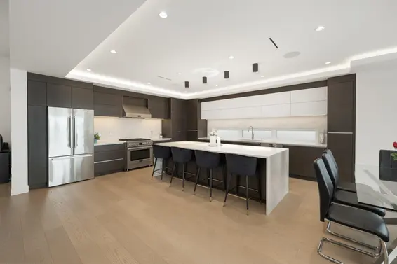 1052 Calverhall Street, North Vancouver For Sale - image 4