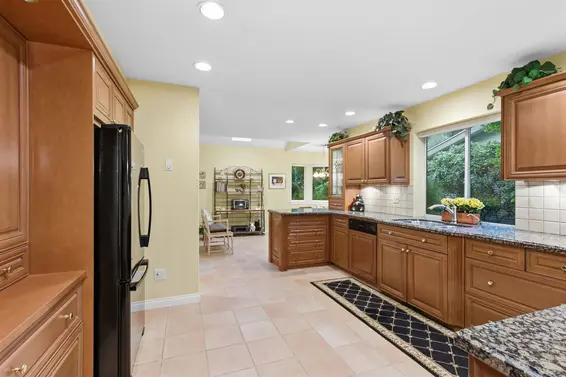 6960 Odlum Court, West Vancouver For Sale - image 9