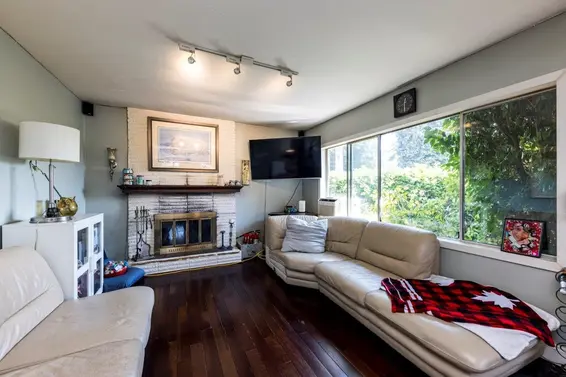 1737 Larson Road, North Vancouver For Sale - image 5
