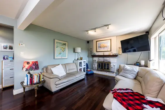 1737 Larson Road, North Vancouver For Sale - image 7