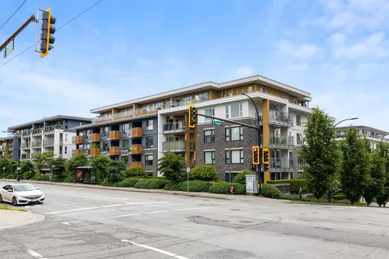 318 221 East 3rd Street, North Vancouver