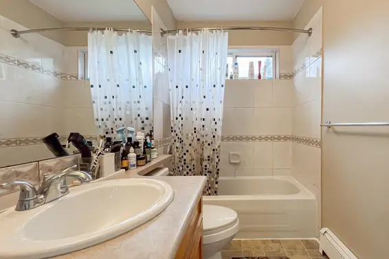1553 Burrill Avenue, North Vancouver For Sale - image 11