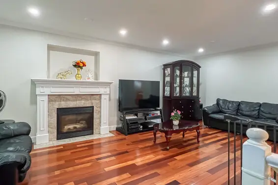 1553 Burrill Avenue, North Vancouver For Sale - image 4